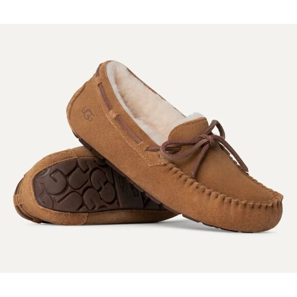 UGG Shoes - UGG Size 6 Chestnut Brown Suede Dakota Sheepskin Lined Moccasin Slippers Shoes